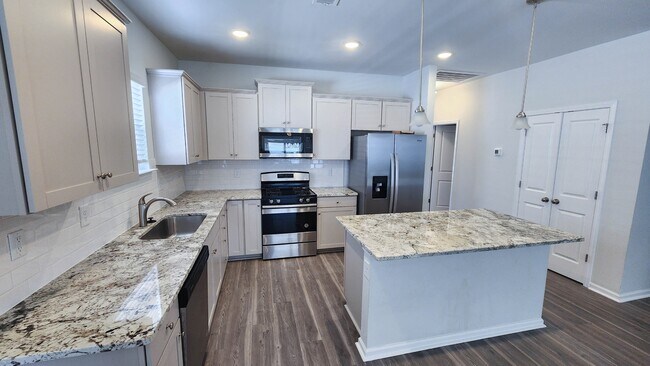 Building Photo - 3765 White Wing Cir