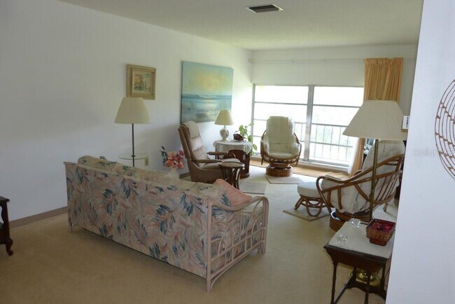 Foto del edificio - 2700 Bayshore Blvd