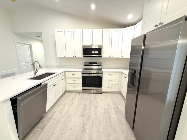 Foto del edificio - 1635 22nd Ave SW