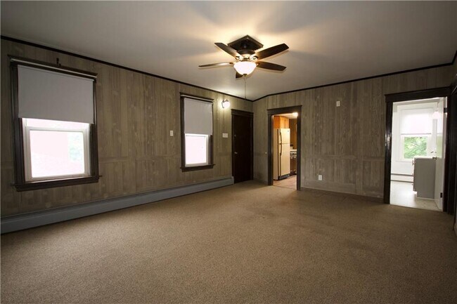 Building Photo - 113 Newland Ave