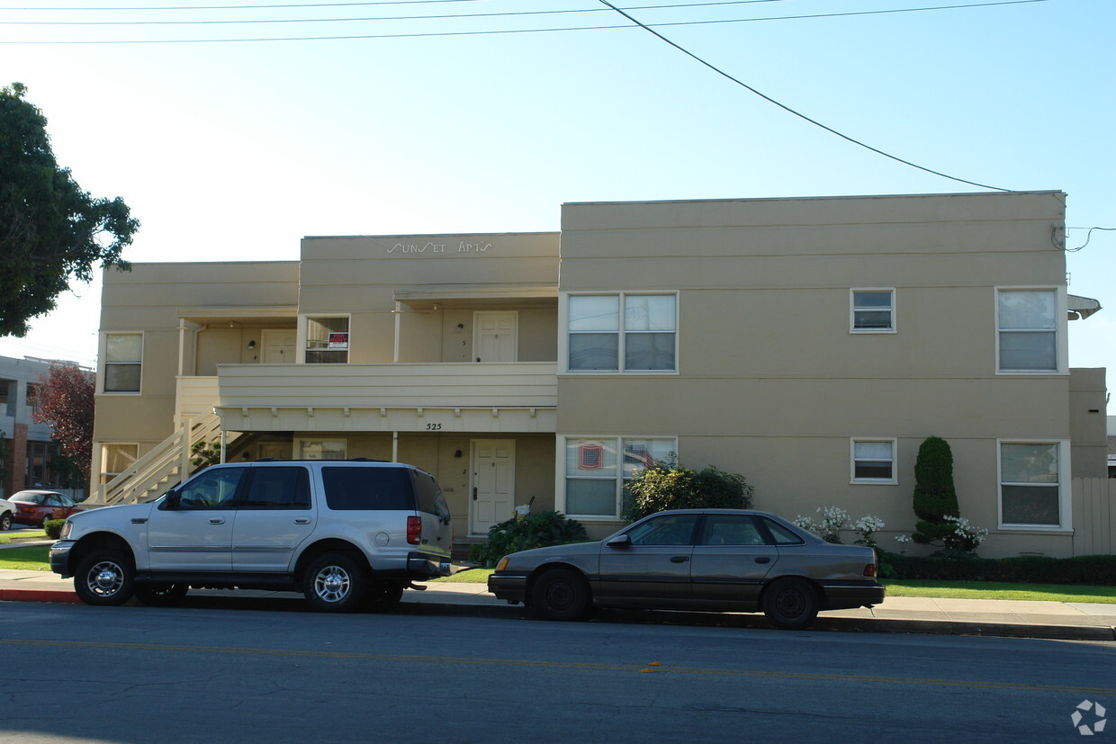 Primary Photo - Sunset Apartments