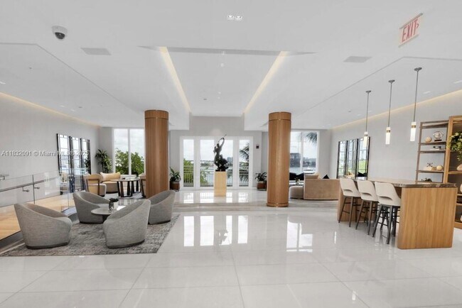 Foto del edificio - 888 Brickell Key Dr