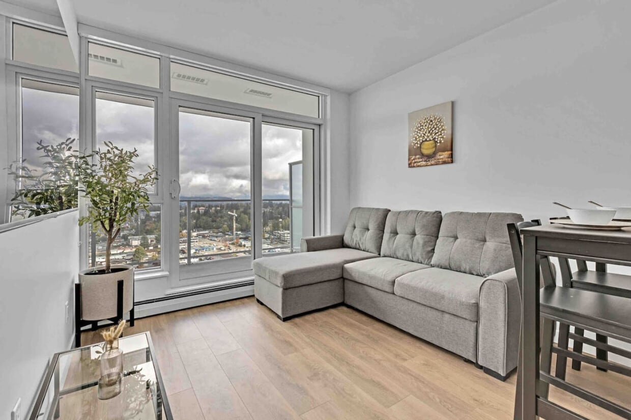 Photo principale - 13685-13102 102 Ave