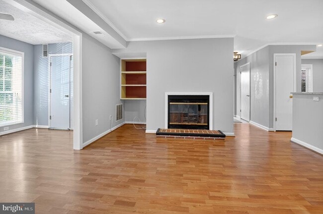 Building Photo - 9919 Oakton Terrace Rd