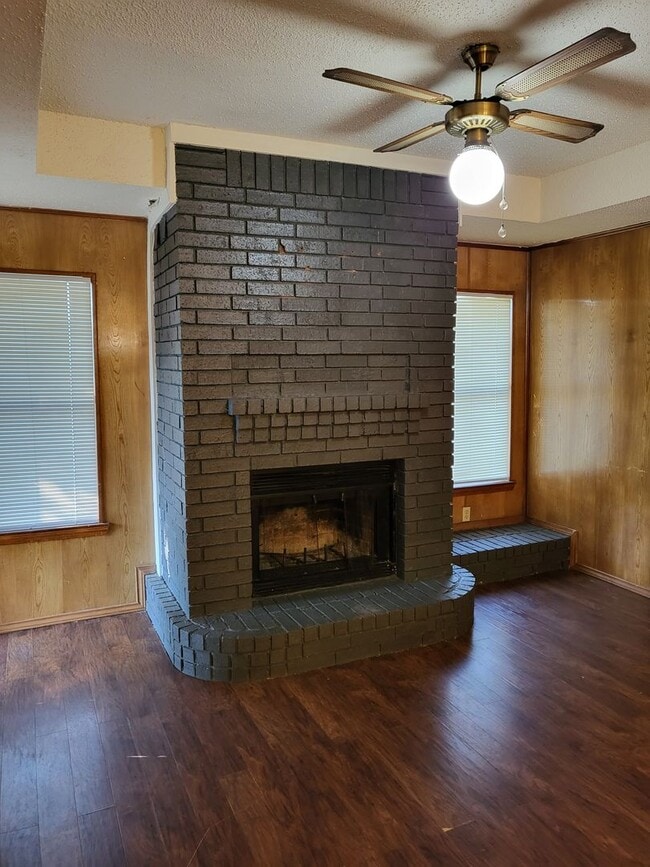 Building Photo - 808 Austin St