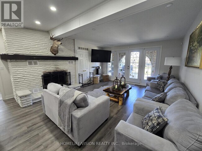 Photo du bâtiment - 2082 River Rd W