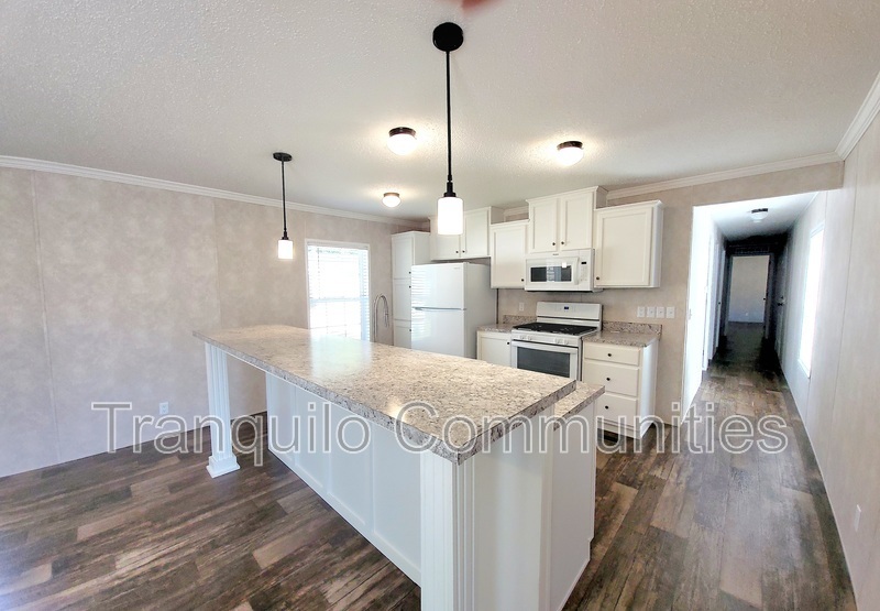 Foto principal - 195 Dunewood Dr