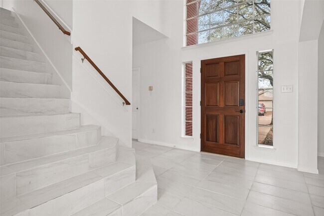 Building Photo - 18807 Forest Deer Rd