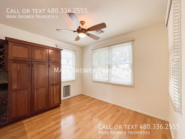 Building Photo - 2150 E Sunland Ave