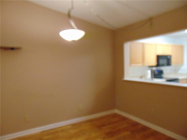 Building Photo - 8151 Heatherwood Dr
