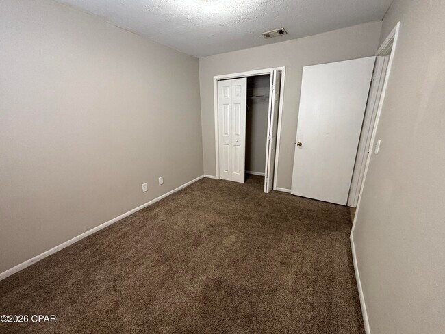 Foto del edificio - 2701 E 8th Ct