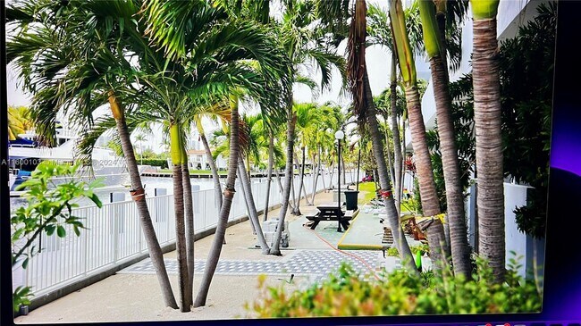 Foto del edificio - 137 Golden Isles Dr