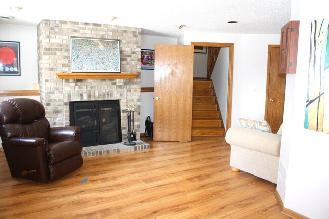 Building Photo - 7007 Orchid Ln N