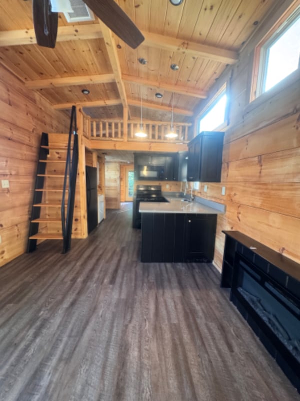 Building Photo - 2 Tiny Home Cir