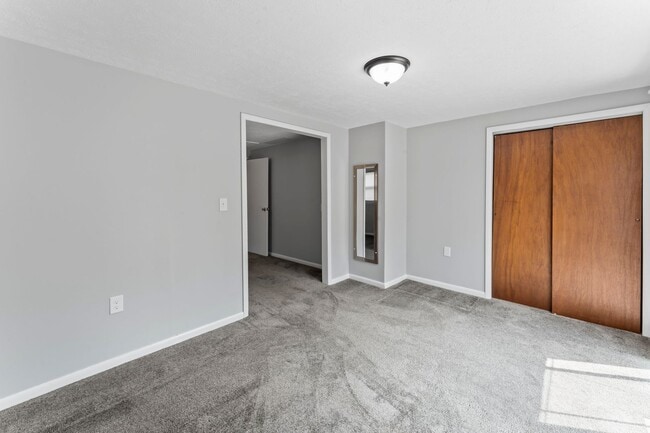 Building Photo - 2 bedroom 1 bath house for rent in Georgetown Indiana