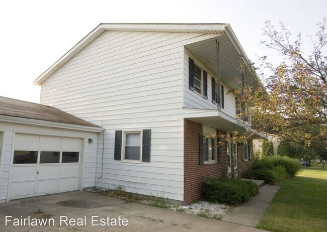Building Photo - 3 br, 1.5 bath House - 802 Crescent Drive ...