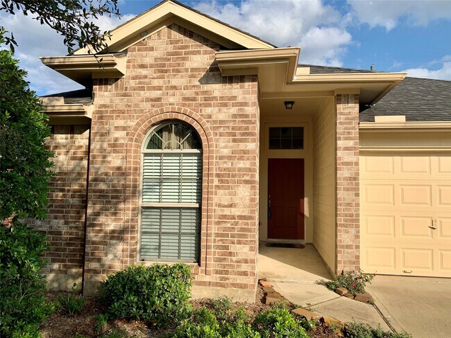 Building Photo - 15506 Wedgewood Park
