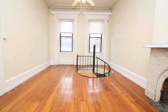 Building Photo - 13th & Pine, Washington Sq West, Bright 1B...