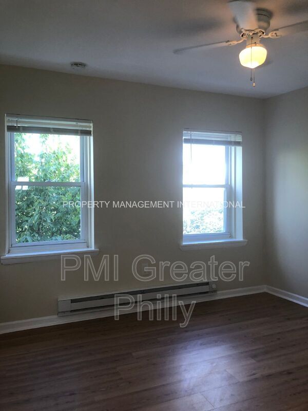 Building Photo - 2207 Almond St