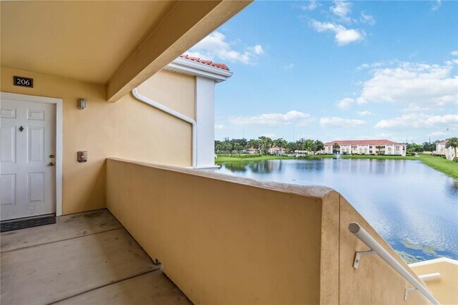 Building Photo - 1025 Villagio Cir