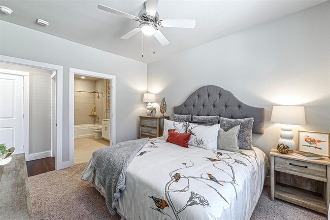 Foto del edificio - 4711 LJ Pkwy