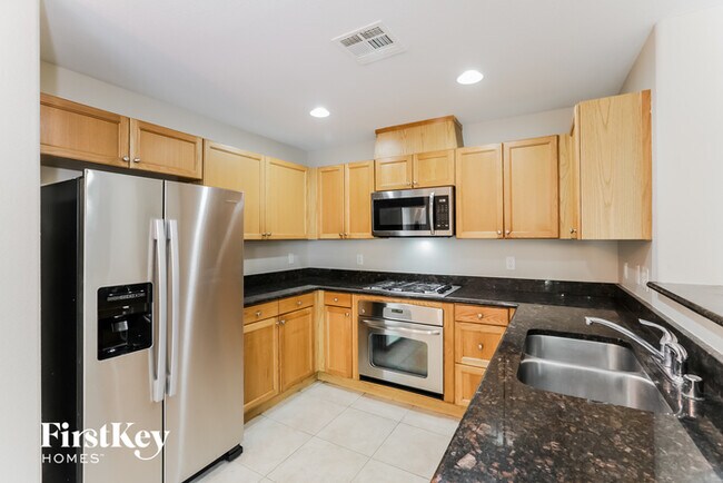 Building Photo - 6071 Devers Ct