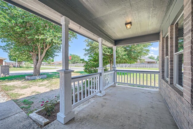 Foto del edificio - 2801 Tyler Ln
