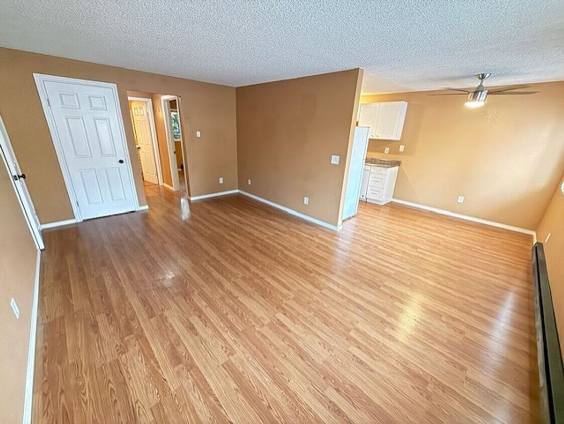 Primary Photo - Wu Casino Road 16 unit - Everett