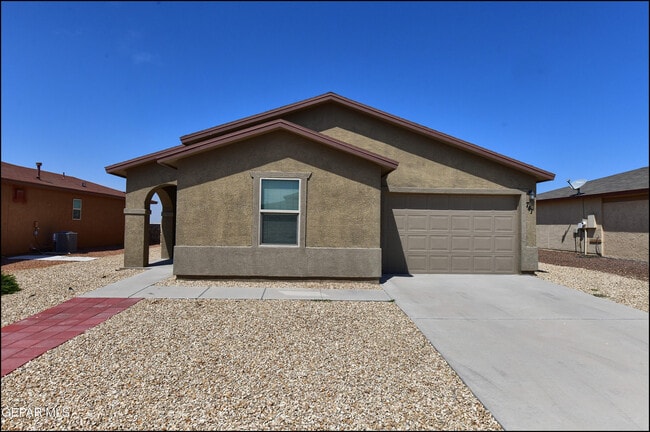 Building Photo - 741 Nuevo Desierto Dr