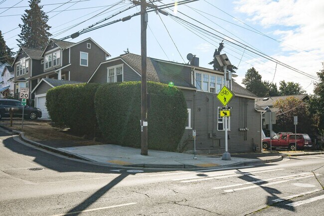 Foto del edificio - 9056 3rd Ave NW