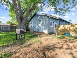 Building Photo - 1303 N 9th St