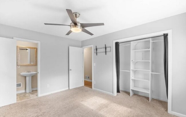 Foto del edificio - 3964 Wedgewood Ln