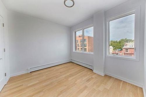 Building Photo - 215 20th St