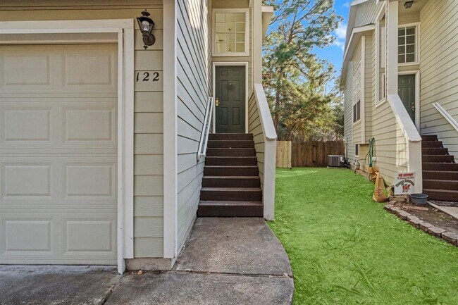 Building Photo - 122 S Walden Elms Cir