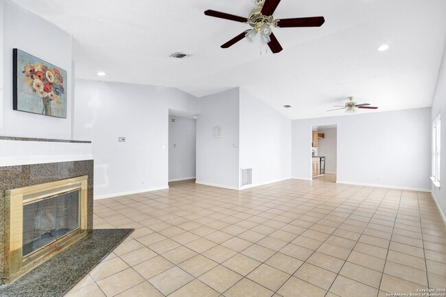 Building Photo - 6947 Sunshine Tree Dr
