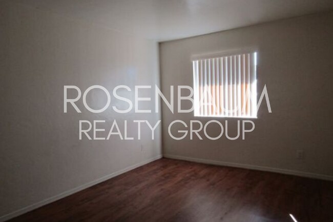 Foto del edificio - Spacious 1-bedroom, 1-bath apartment in Tu...