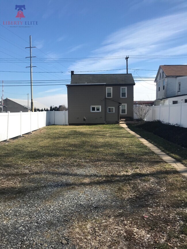 724 Rohrerstown Rd, Lancaster, PA 17603 House for Rent in Lancaster