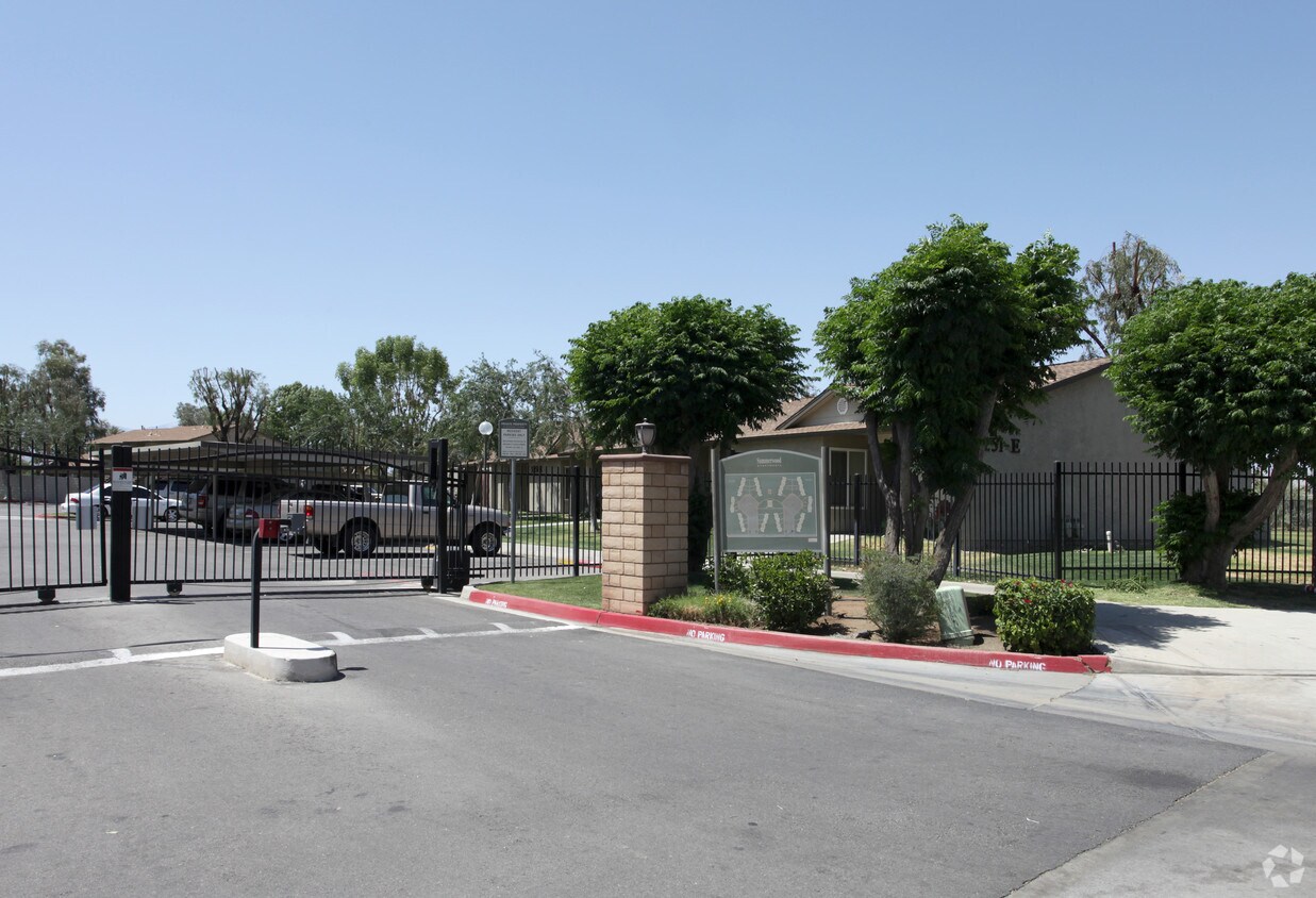 Foto del edificio - Summerwood Apartments