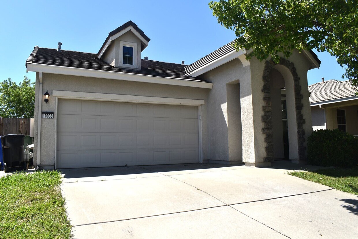 Primary Photo - 10038 Van Brocklin Way
