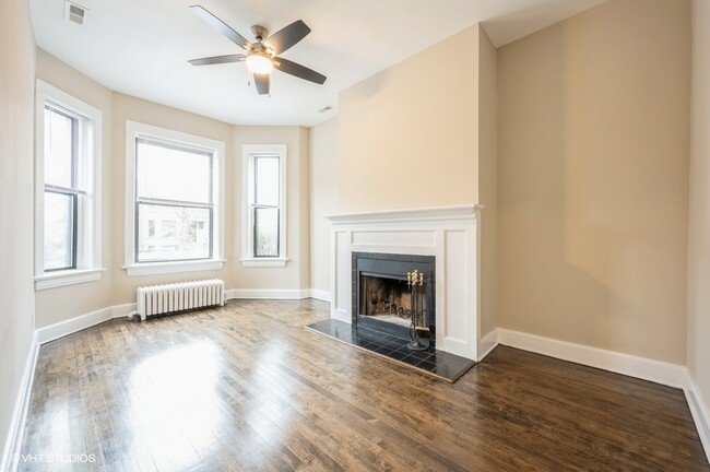 Building Photo - 1204 W Addison St