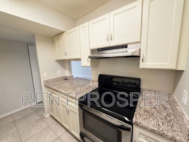 Foto del edificio - 3242 S Semoran Blvd