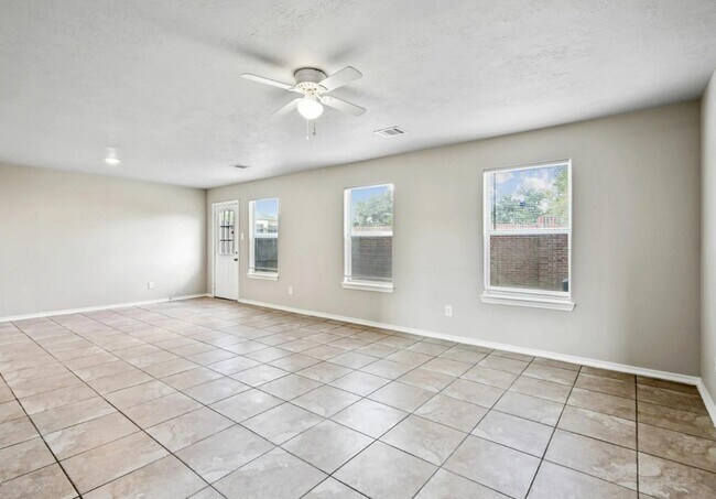 Foto del edificio - 12015 Clifton Oaks Dr