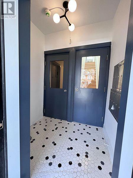 Photo du bâtiment - 15 Thorburn Ave