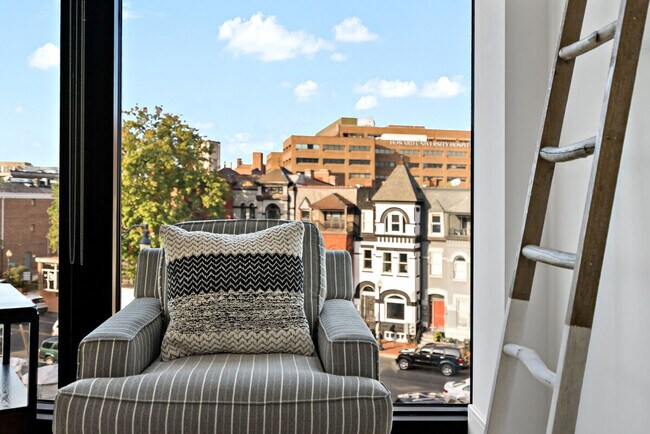 Foto del edificio - 1841 7th St NW