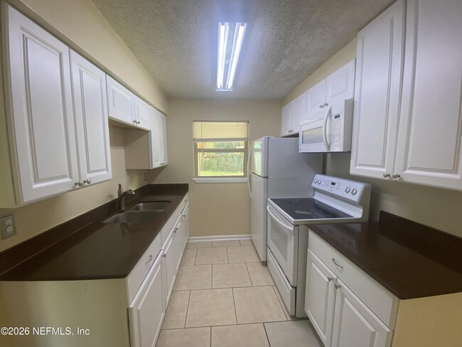 Building Photo - 11938 Inland Dr