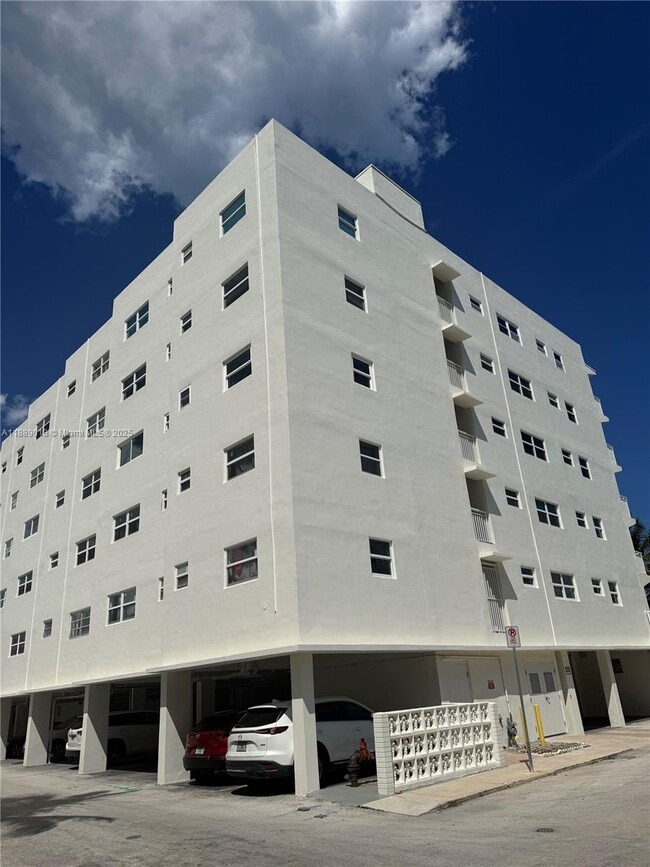 Foto del edificio - 901 S Surf Rd