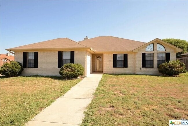 Building Photo - 2807 Diaz Dr