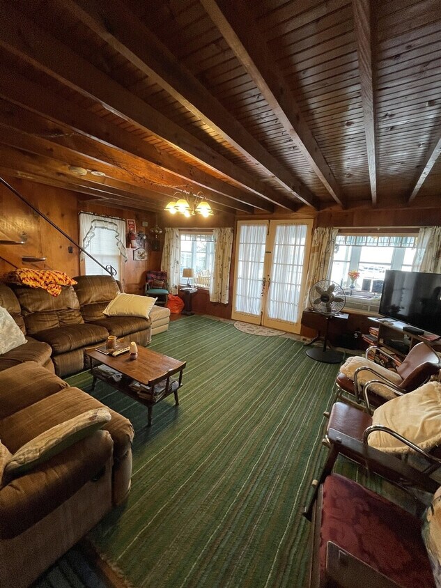 Foto principal - 73 Sebago Rd