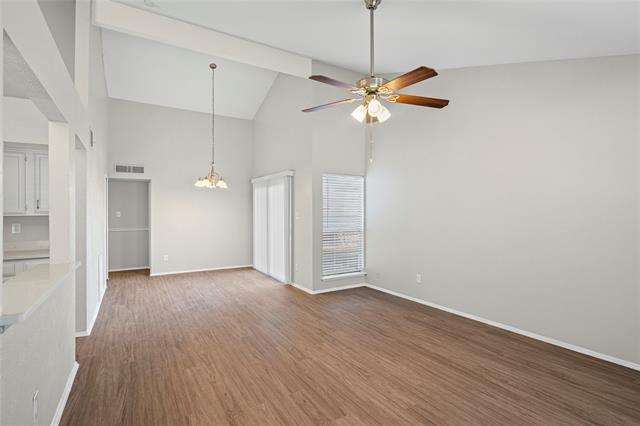 Foto del edificio - 9511 Culberson St