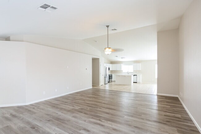 Foto del edificio - 7334 W Lamar Rd